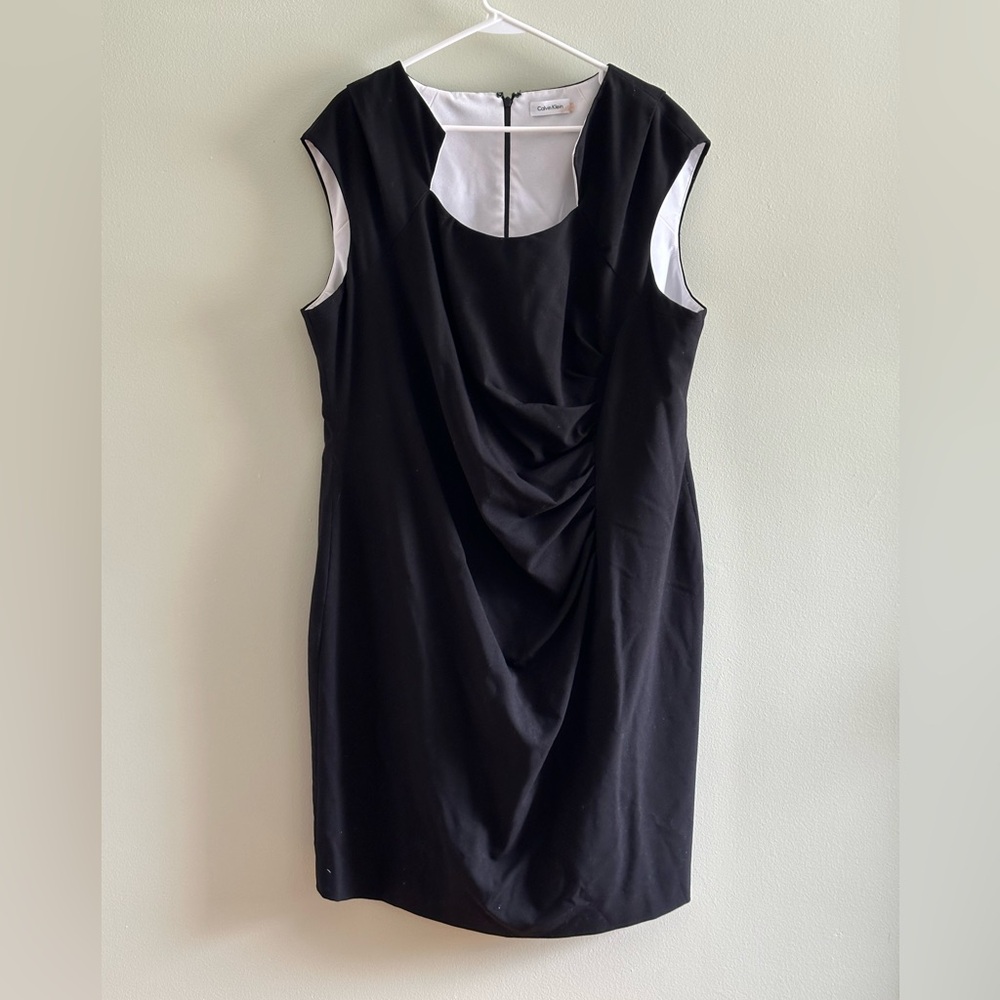 Calvin Klein Black and White Ruched Sheath Midi Dress